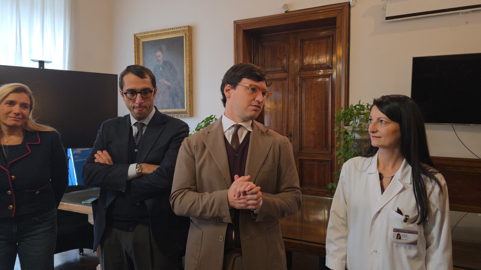 Momento istituzionale della consegna del contributo al Policlinico Umberto I di Roma